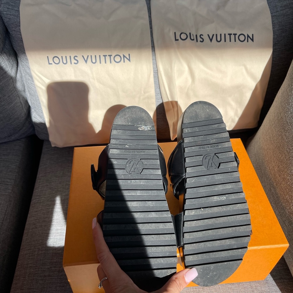 LOUIS VUITTON BOM DIA SANDAL - Picture 4 of 6